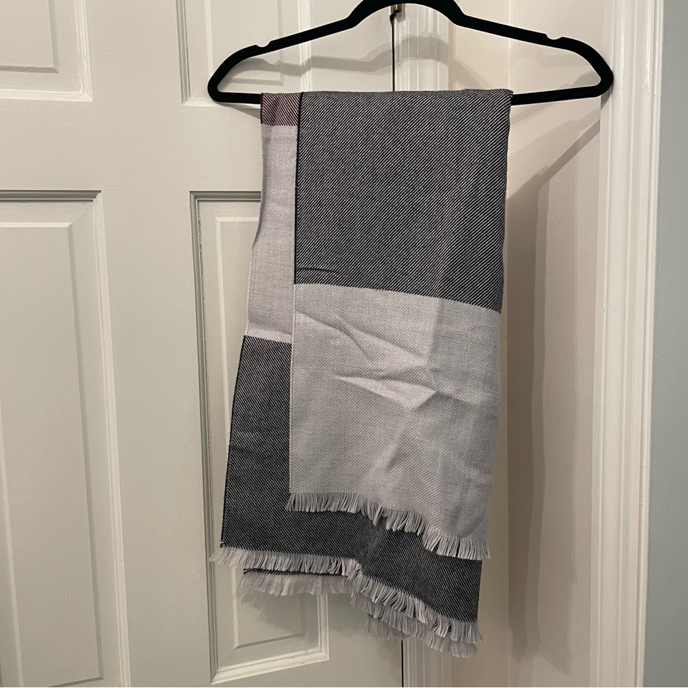 Fraas Scarf